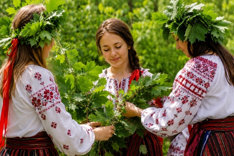 Трійця, Зелені свята, якого числа Зелені свята