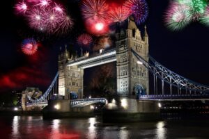 Шоу вогнів та бійки на розпродажах: як святкують Різдво в Англії