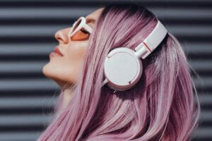 Як фарбувати волосся у 2021 році: тренди й модні тенденції