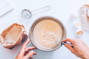 Як правильно приготувати млинці: рецепт смачних налисників без дірочок