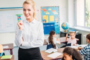 Стенди для школи на замовлення: унікальність, якість, вигода