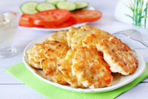 Надзвичайно смачні курячі котлети «цибуляники»: бабусин рецепт