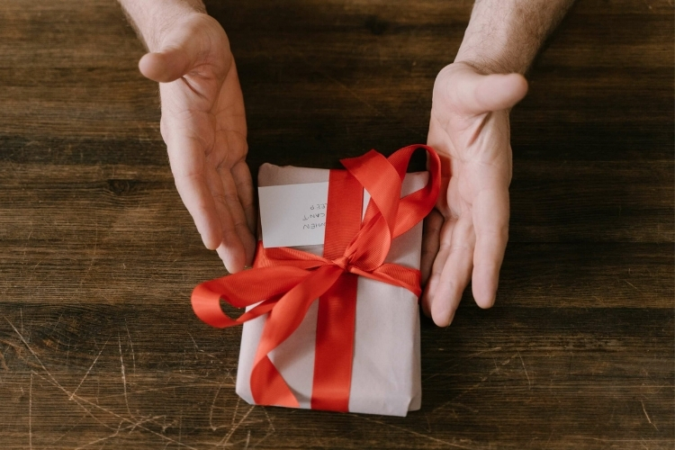 подарунковий сертифікат, подарунок