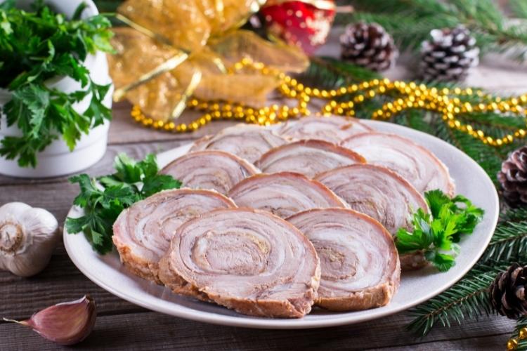 новорічний стіл