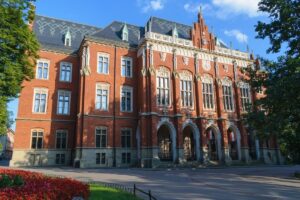 Який університет у Польщі обрати українцю: рейтинг найкращих