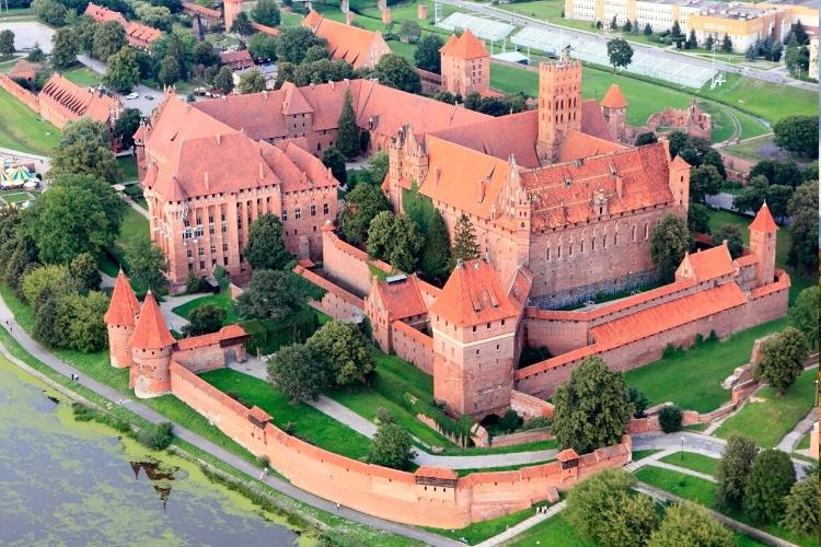 замок в Мальборку