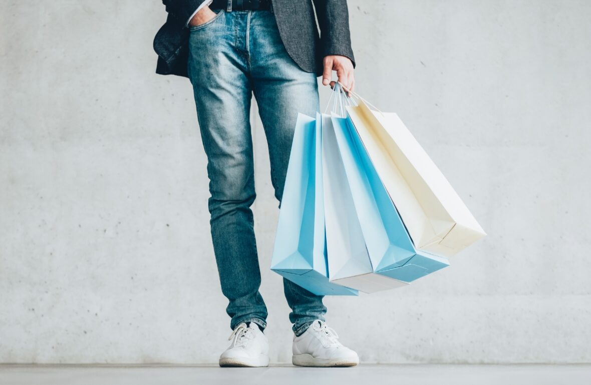 мужчина з покупками