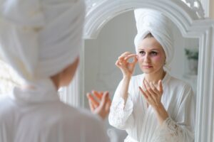 Як позбутися темних кіл під очима: ефективні методи та косметичні засоби