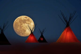 Полунична повня