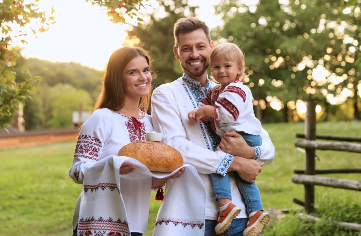 День вишиванки в Україні