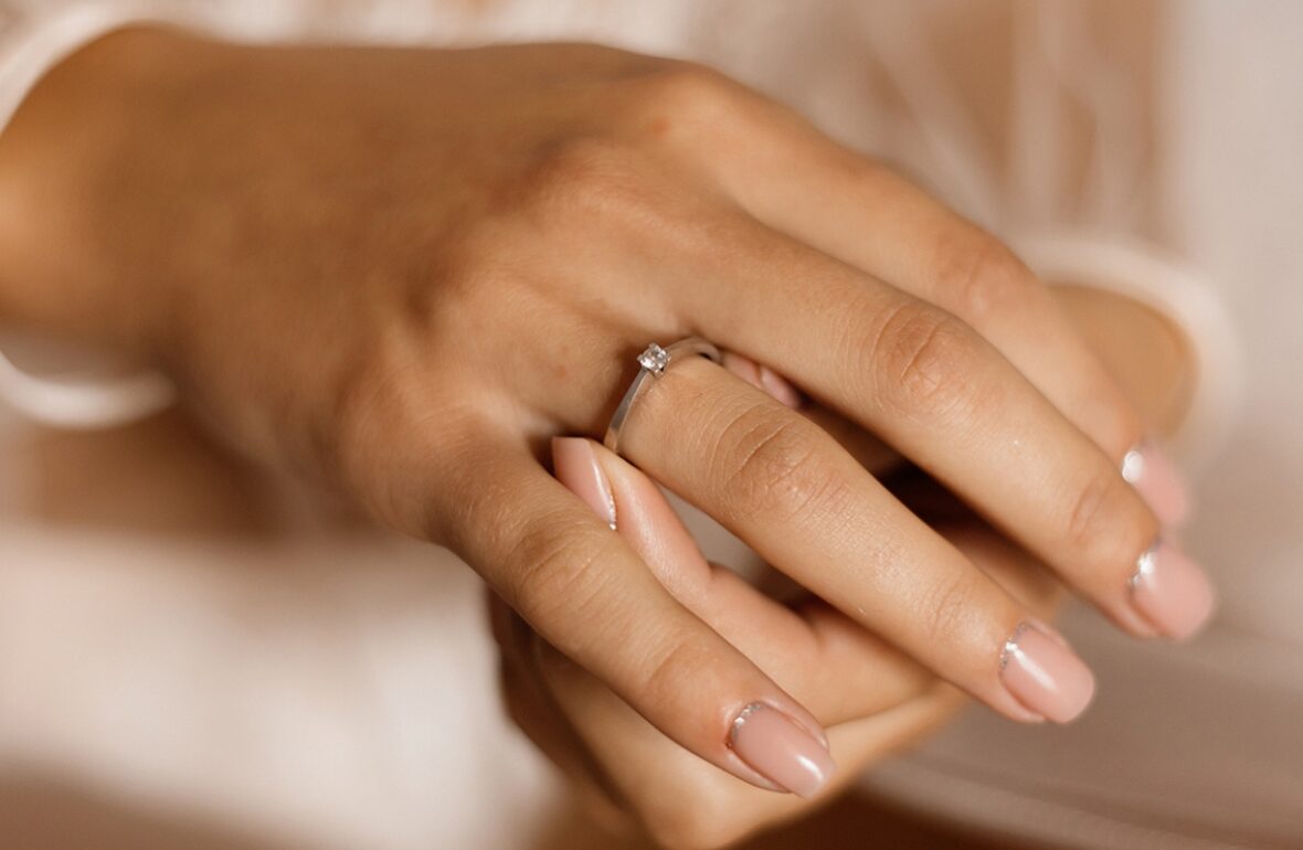 каблучка з діамантом