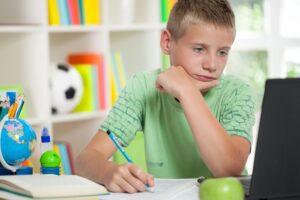 Вибираємо ноутбук для школяра: на що звернути увагу