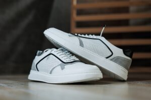 Актуальні моделі чоловічого взуття на літо 2024