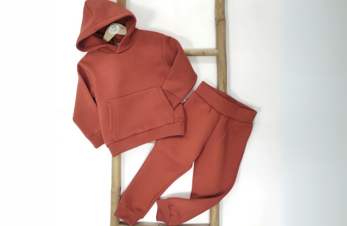 дитячий спортивний костюм