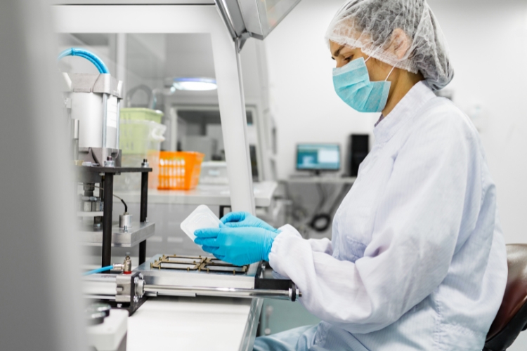 лабораторія, виробництво ліків