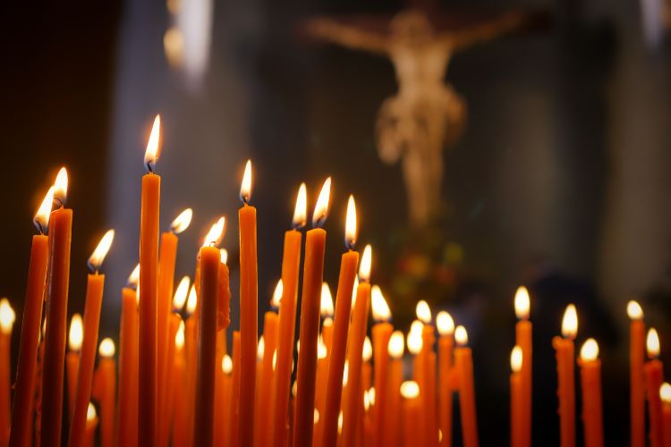церква, свічки