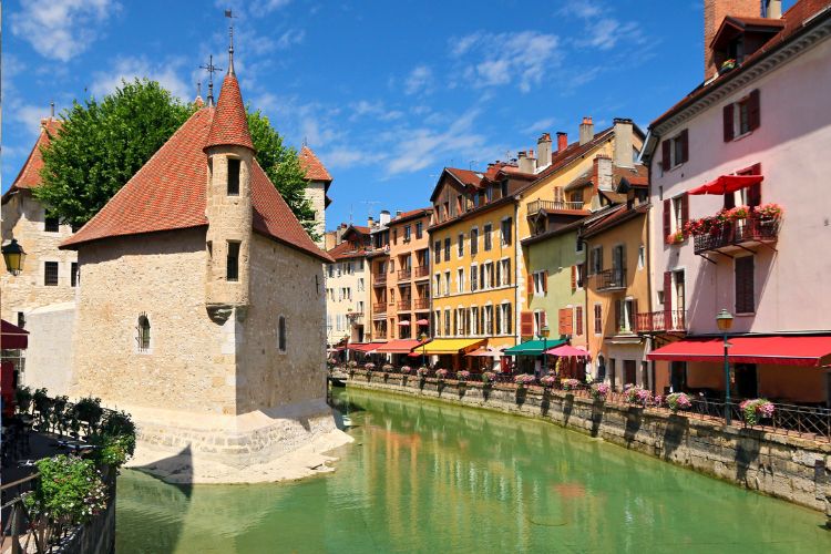 Ансі, Франція