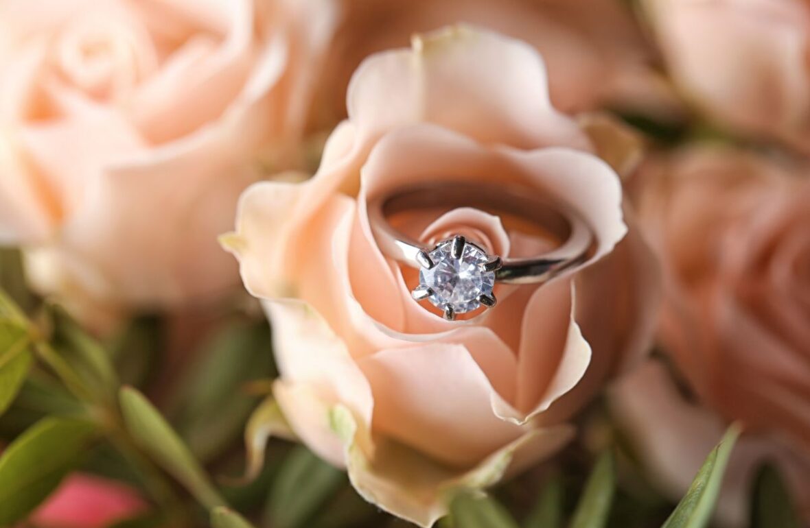 каблучка з діамантами