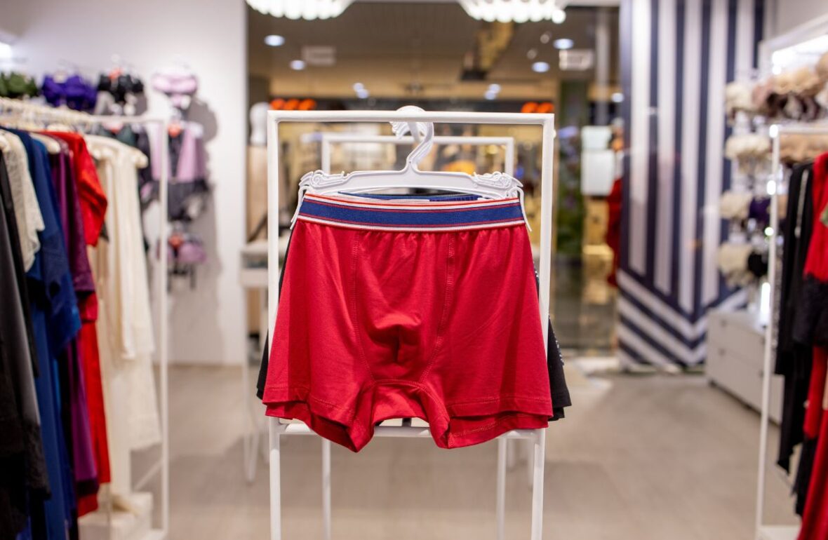 чоловічі труси в магазині