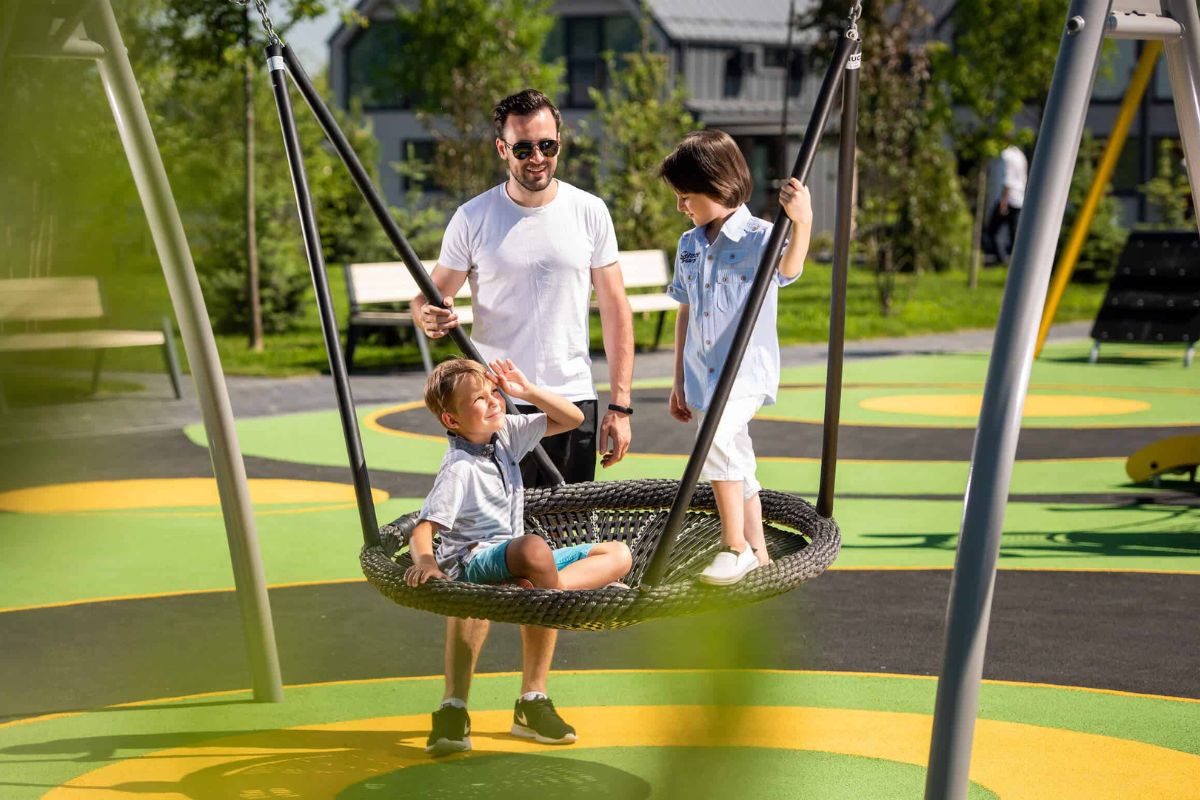 Гра, любов і підтримка як основи правильного виховання