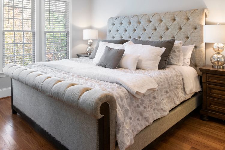 м'яке ліжко