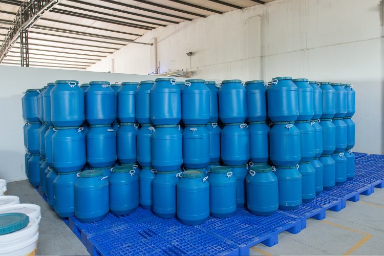 пластикові бочки