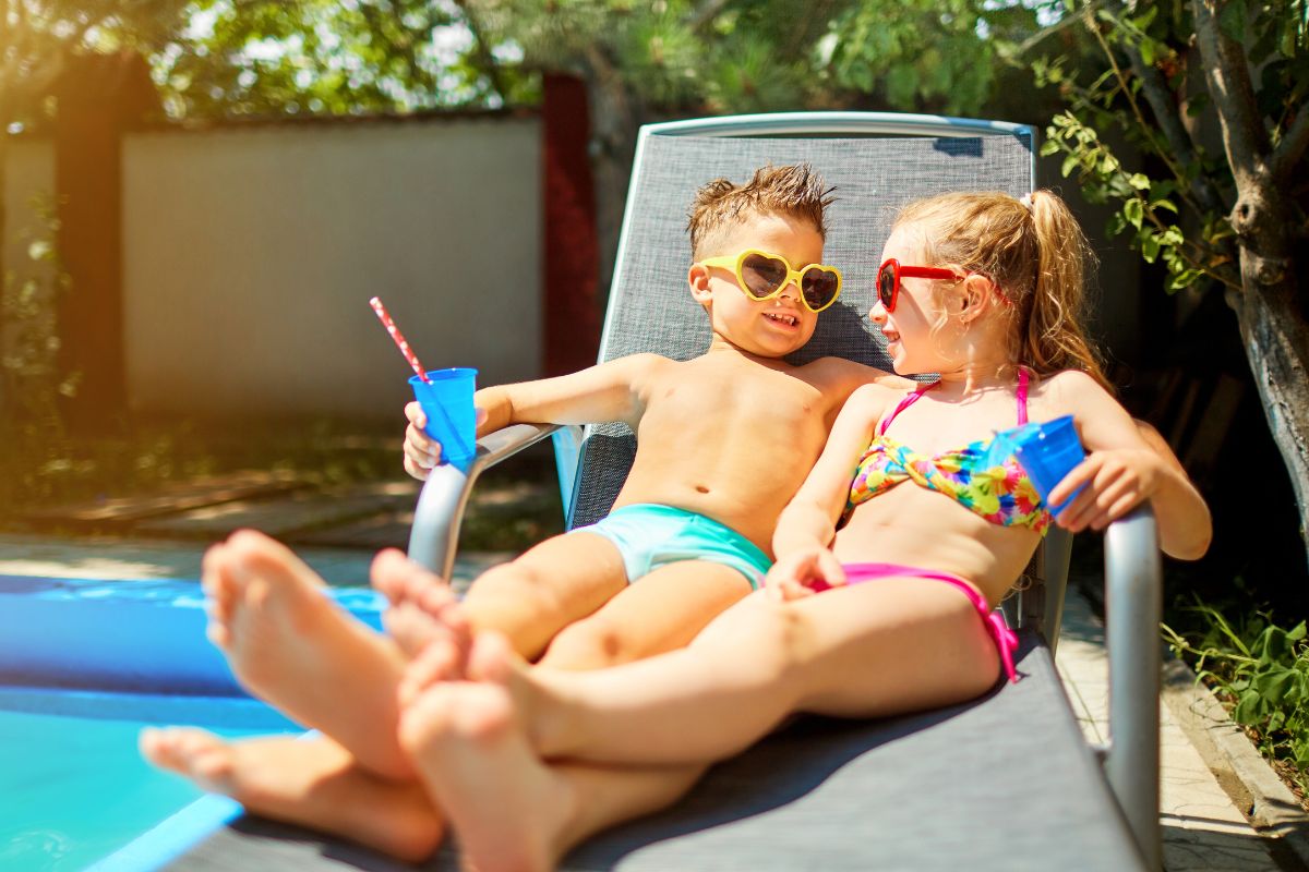 Шезлонги для відпочинку — як обрати правильно