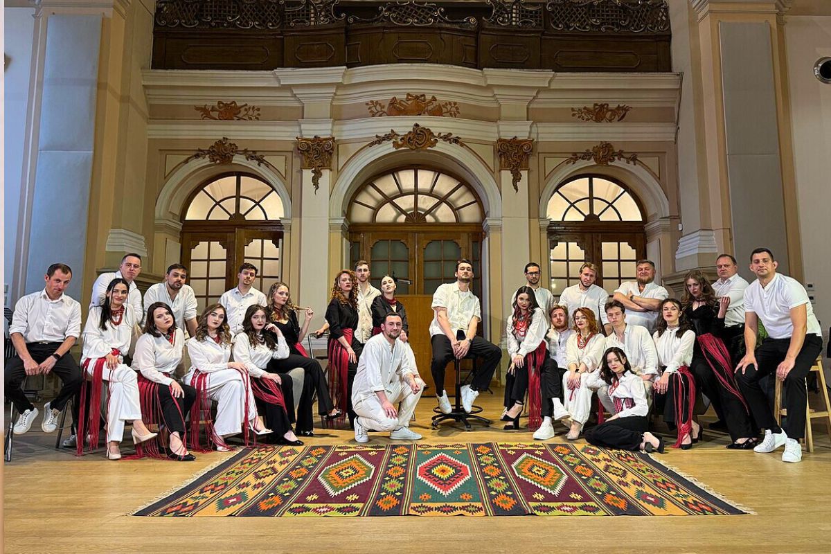 Міжнародні сцени та українські серця: європейські гастролі хору «Гомін»