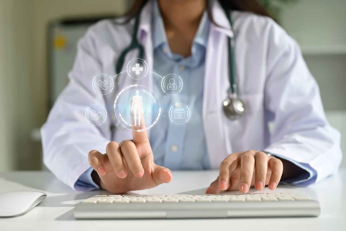 Чому медичним стартапам і HealthTech-платформам варто переходити на мікросервісну архітектуру