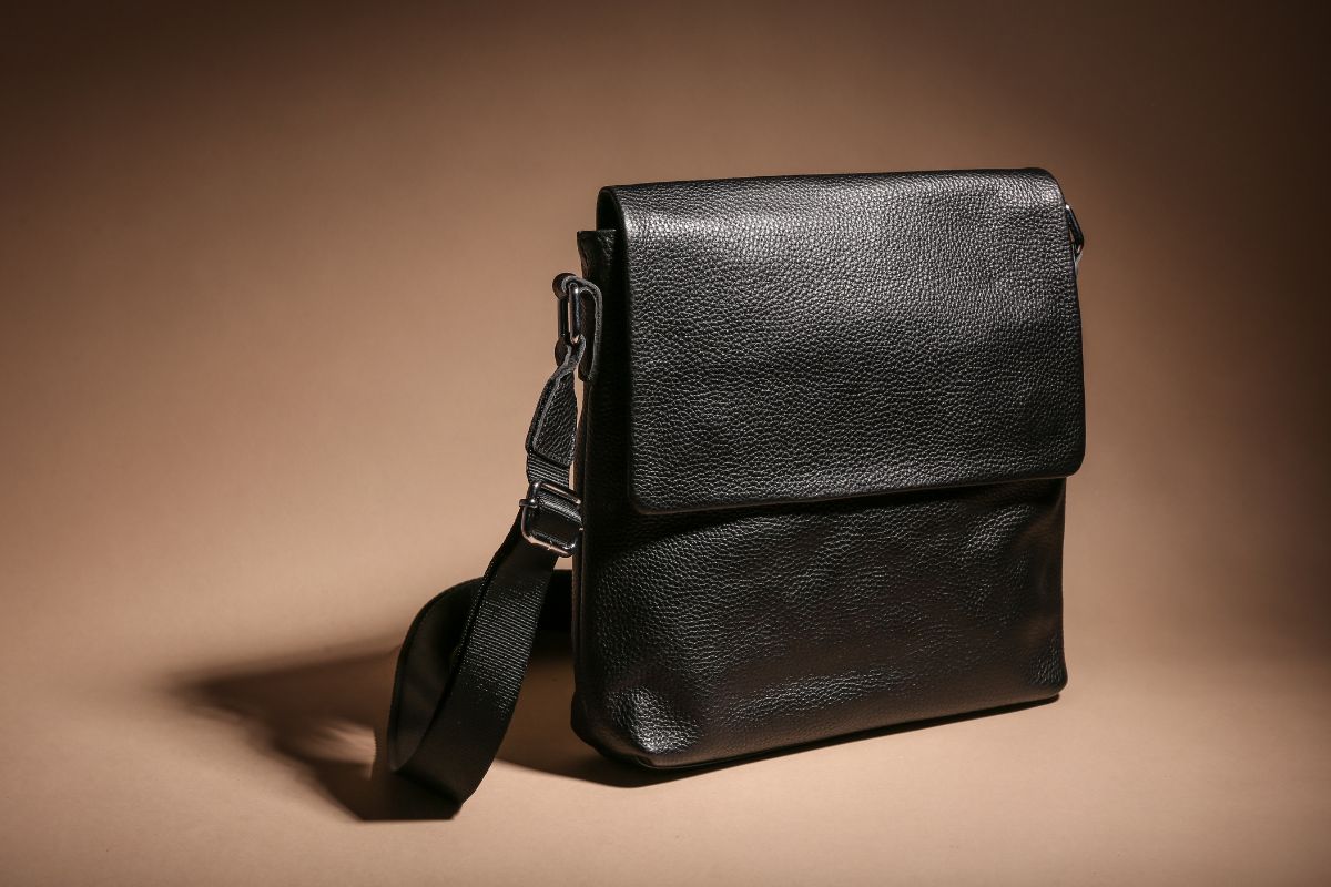Чоловіча шкіряна сумка: як вибрати ідеальний варіант