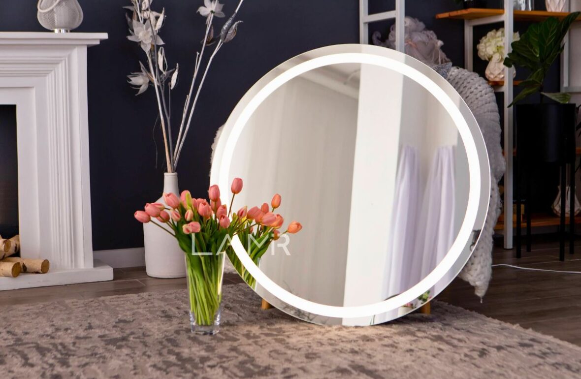 Дзеркало з підсвіткою