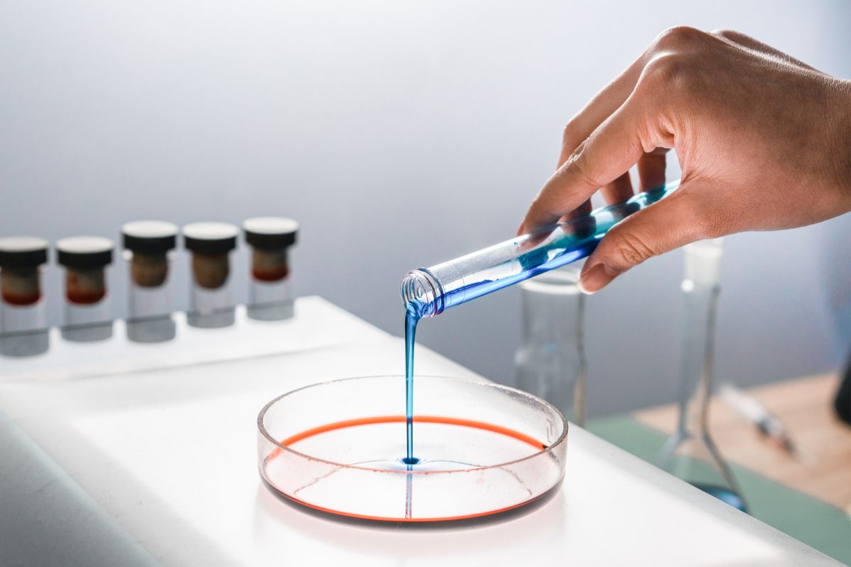 Як мікробіологічні дослідження в медицині формують базу якісної діагностики