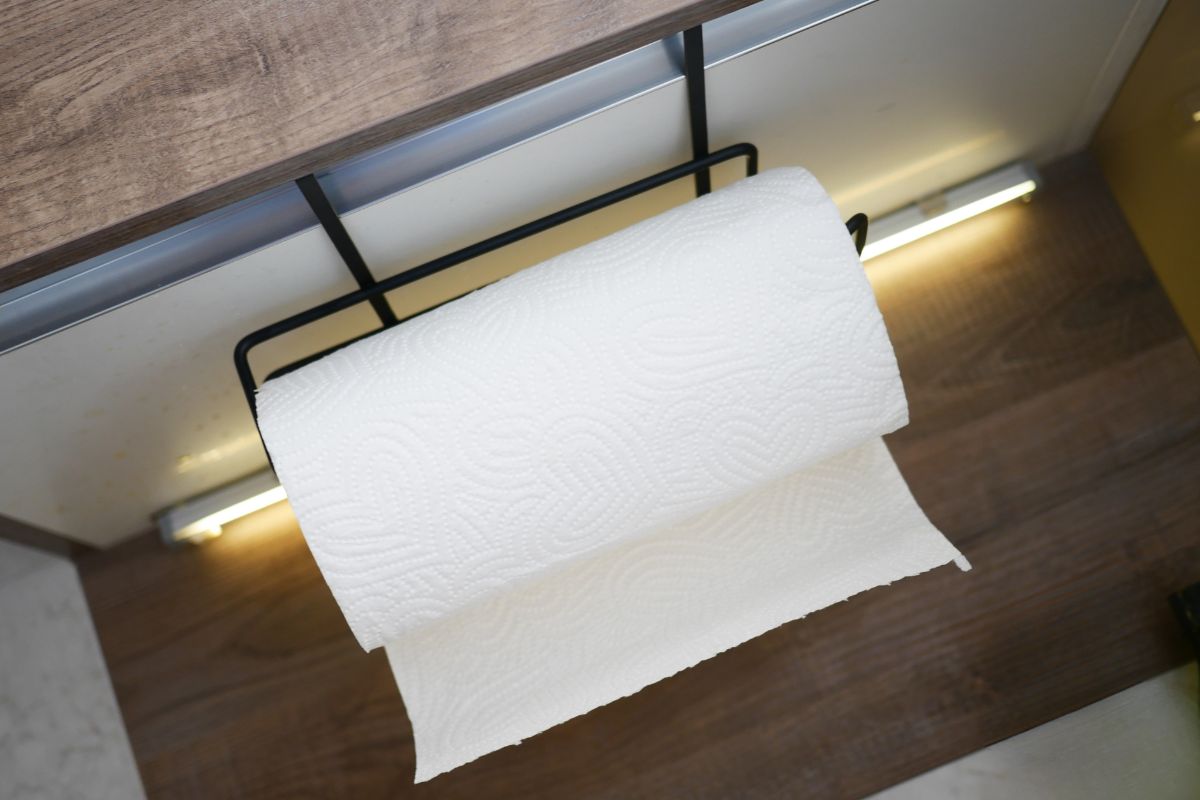 Тримач для паперових рушників на кухню: зручність та порядок у щоденному використанні