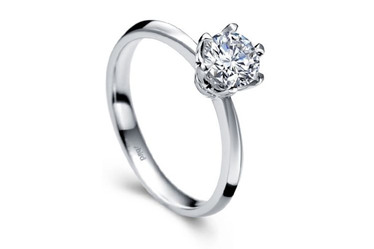 заручальна каблучка з діамантом