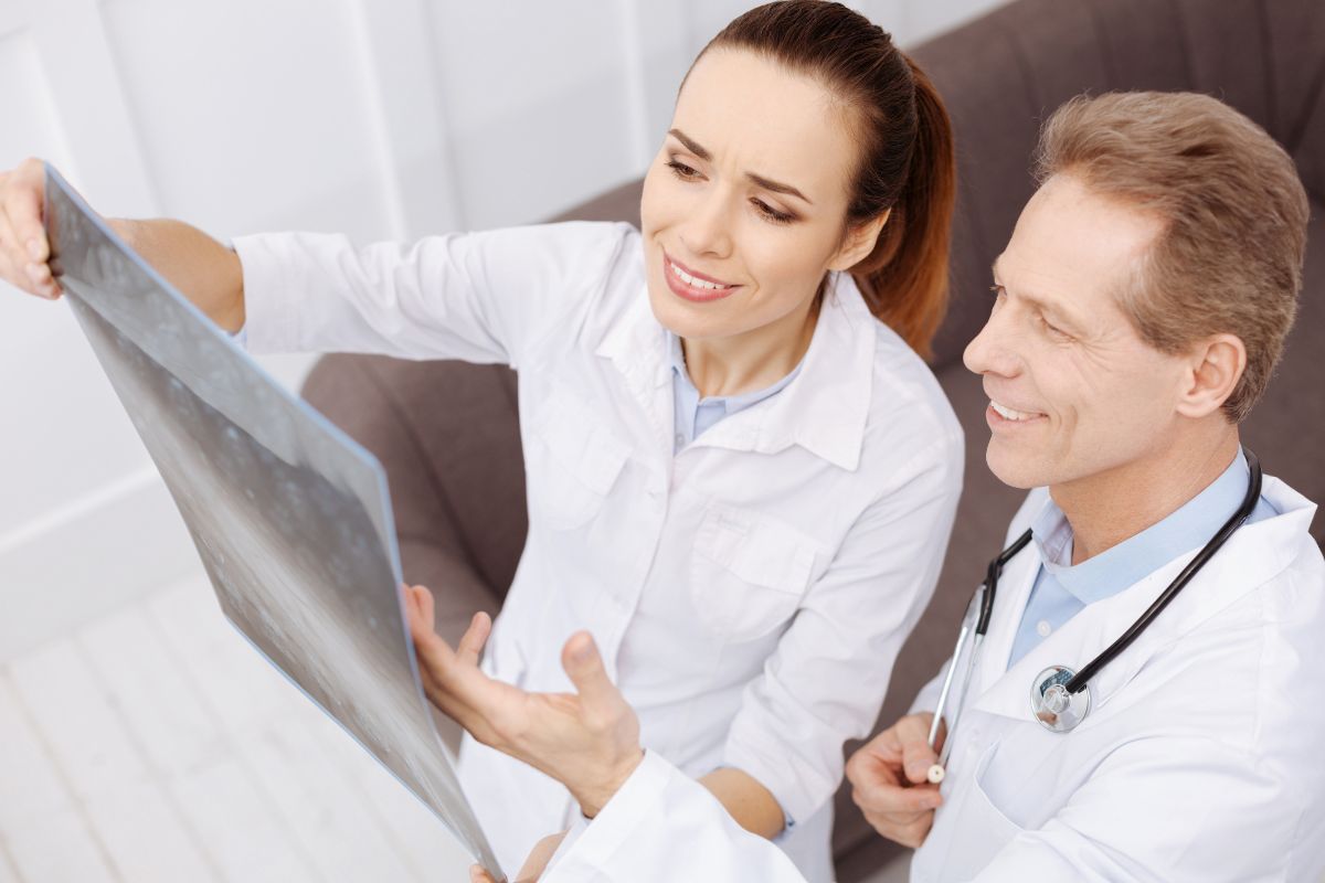 Коли необхідна консультація нейрохірурга: симптоми, які не можна ігнорувати