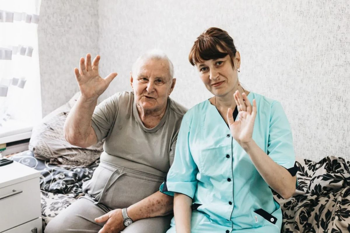 Як оформити людину в будинок престарілих у Харкові?