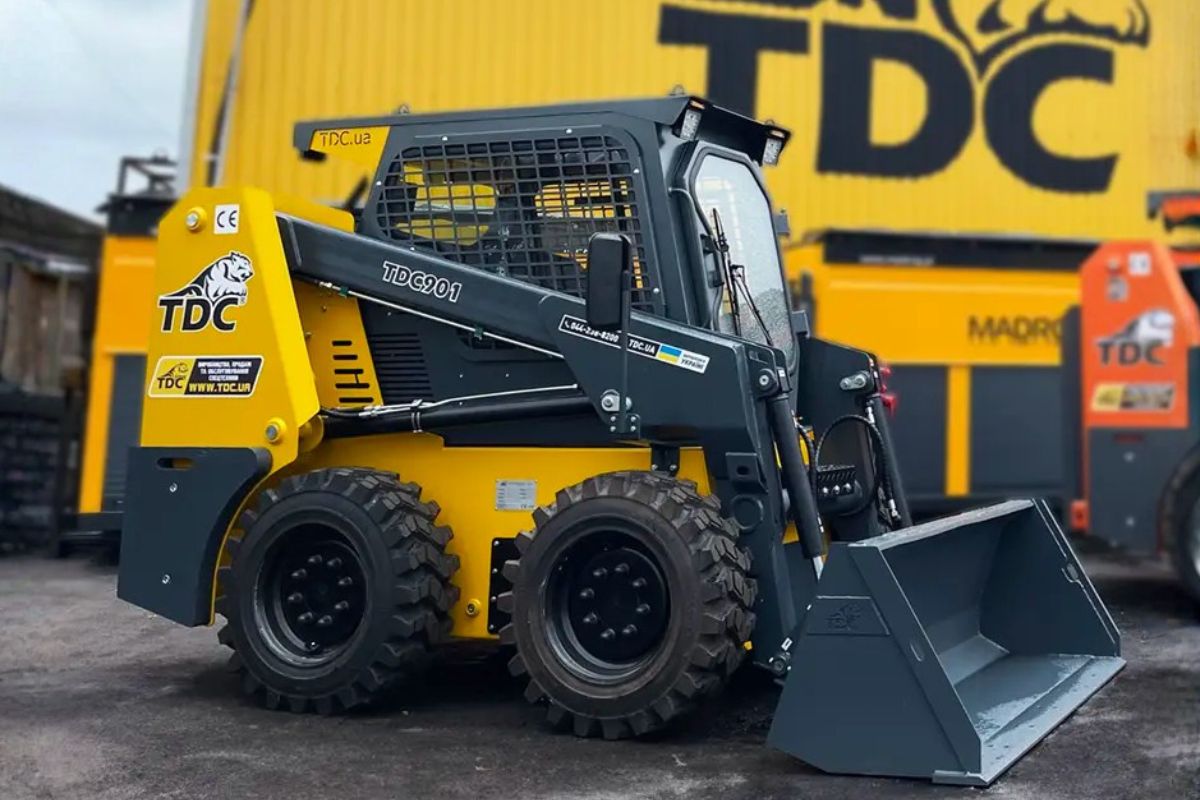 Які характеристики важливі при купівлі мінінавантажувача