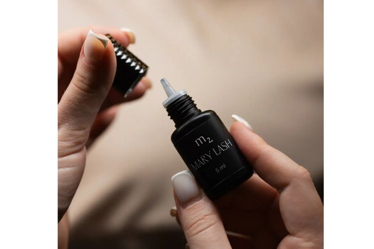 Клей для нарощування вій